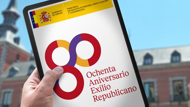 Sánchez hace poner un logo republicano en los correos de la diplomacia española