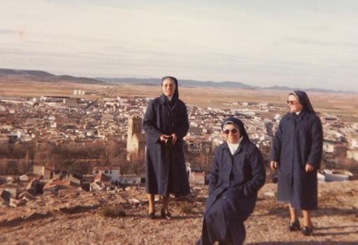 Las primeras monjas, en el cerro Calderico en 1983