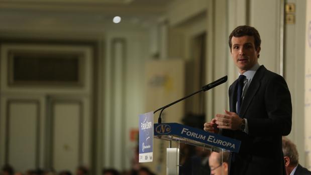 Casado firma la alianza electoral del PP con UPN, Foro Asturias y PAR