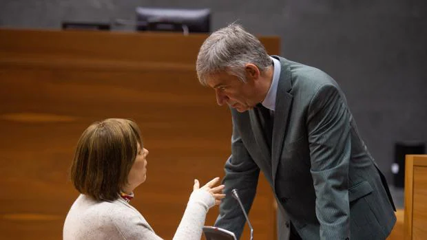 El veto del PSOE al PP podría obligarle a pactar con Bildu en Navarra