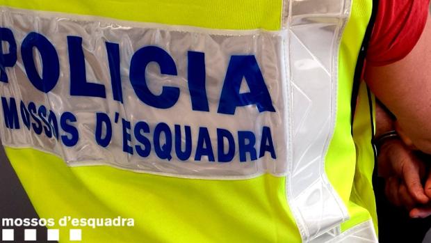 Detenido un individuo que gritó «Alá es grande» tras intentar acuchillar a varios mossos