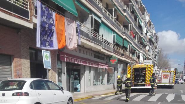 Extinguidos dos incendios en un bloque de viviendas de Torrijos