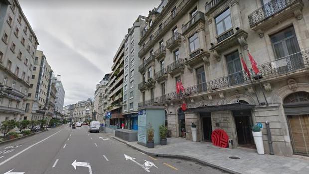 Intenta matar a su mujer con un mazo de cantero en un céntrico hotel de Vigo