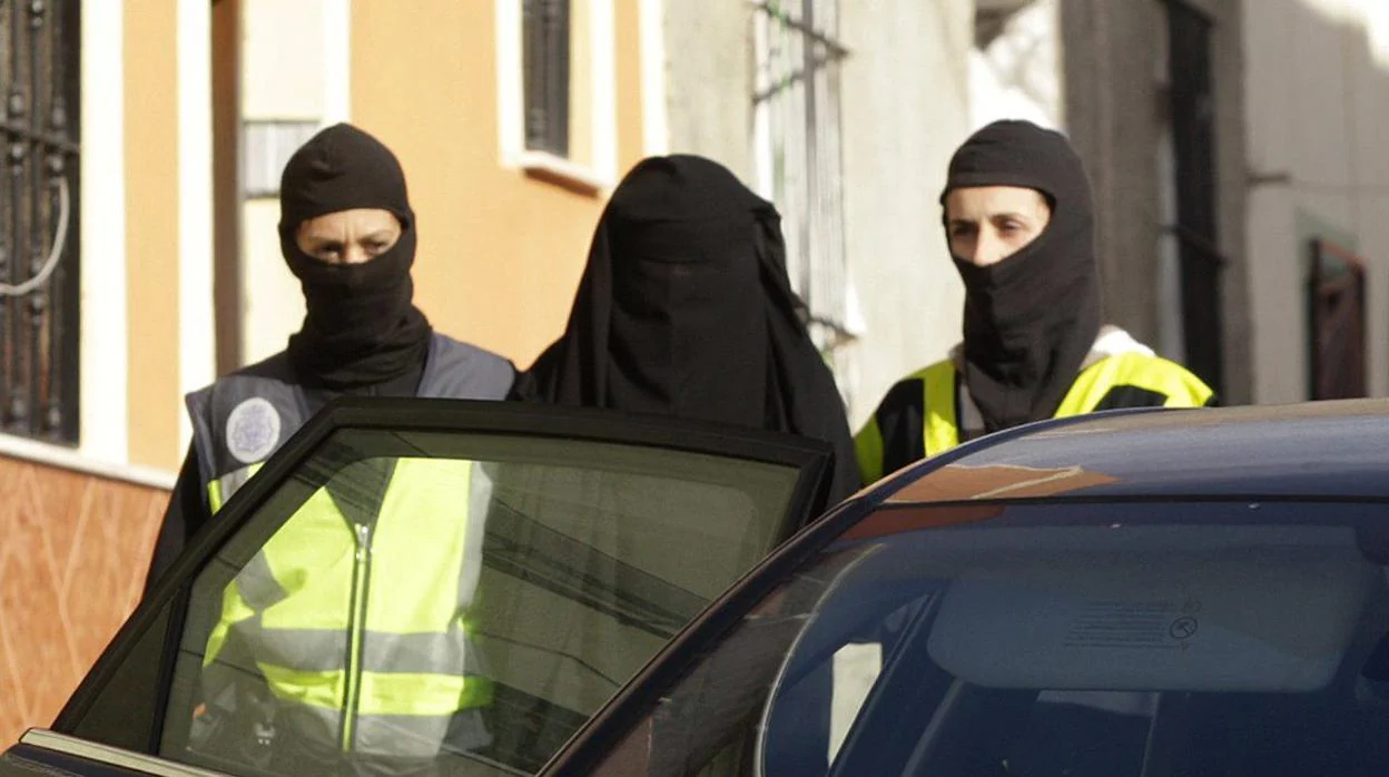 Una mujer arrestada en una operación contra el yihadismo en Melilla en 2014