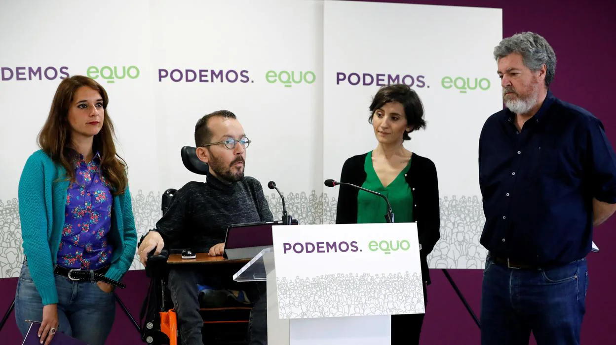 Noelia Vera, Pablo Echenique, Beatriz del Hoyo y Juantxo López Uralde en la rueda de prensa de hoy