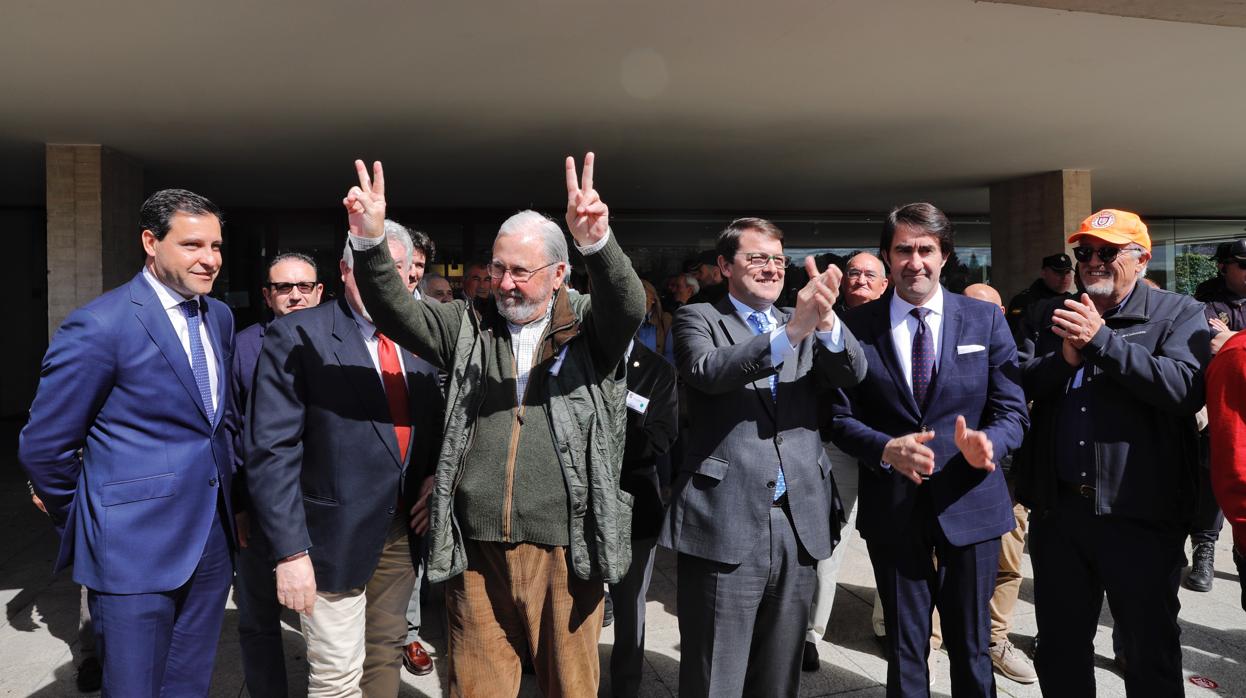 Santiago Iturmendi, presidente de la Federación de Caza de Castilla y León, celebra el paso dado en las Cortes para la nueva ley