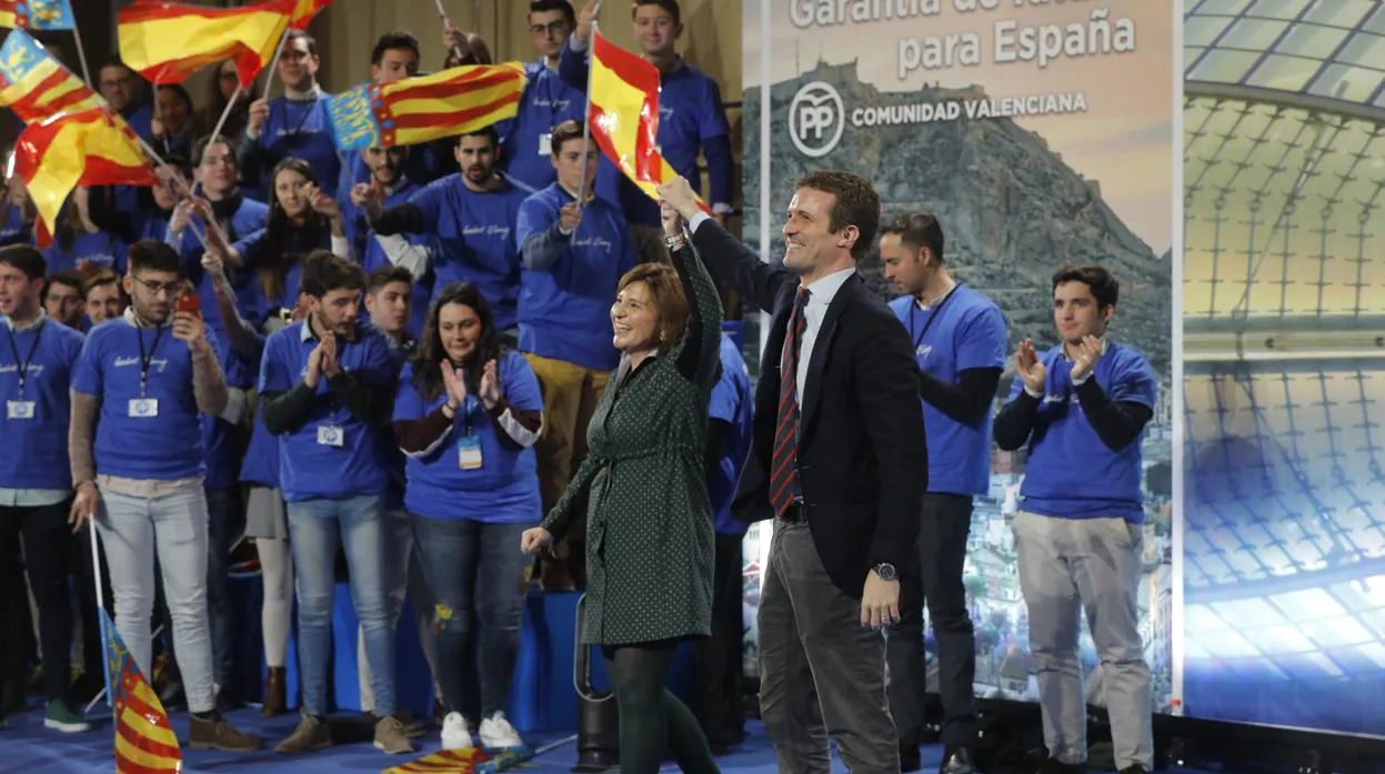 Pablo Casado e Isabel Bonig, durante el acto de presentación de candidatos en Valencia el pasado enero