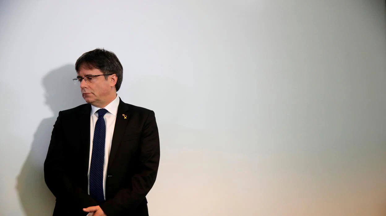 Puigdemont amplía la demanda contra Llarena a España