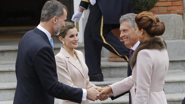 Los Reyes viajan la próxima semana a Argentina invitados por Macri