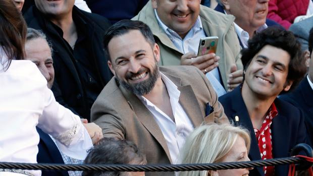 Abascal pide que los españoles puedan «disponer de un arma» para la autodefensa