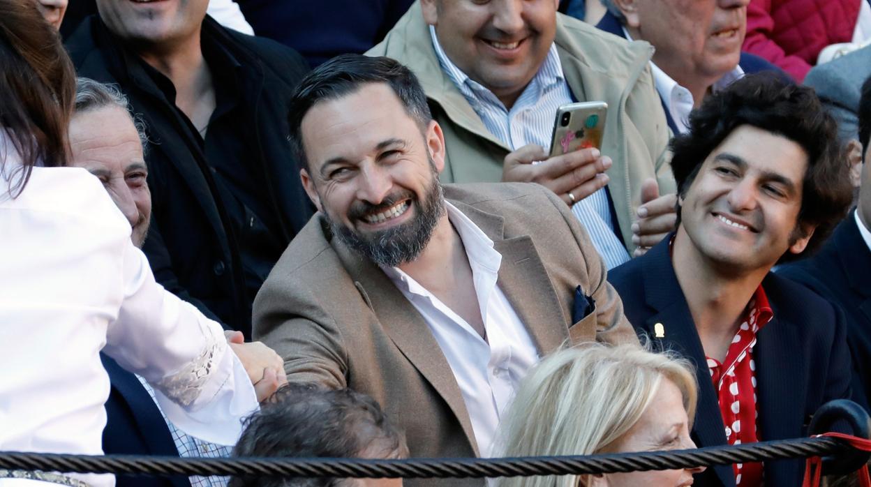 Abascal pide que los españoles puedan «disponer de un arma» para la autodefensa