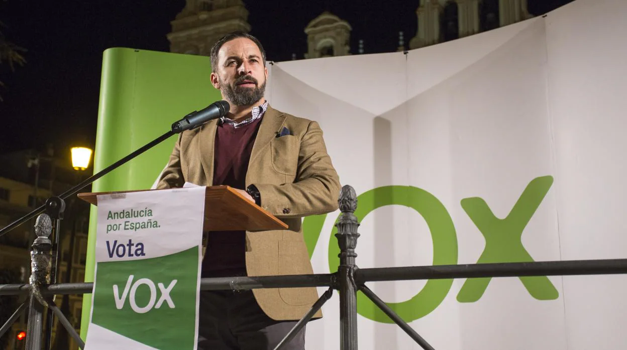 El líder de Vox, Santiago Abascal, durante un mitin en la campaña andaluza del 2 de diciembre