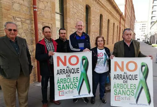 Dirigentes de Asaja y AXFA protestando en Valencia, este martes