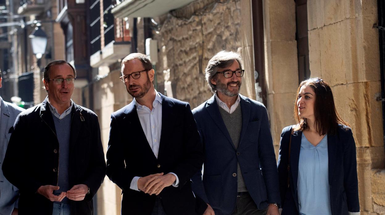 Alfonso Alonso, Javier Maroto, Iñaki Oyarzábal y Leticia Comerón