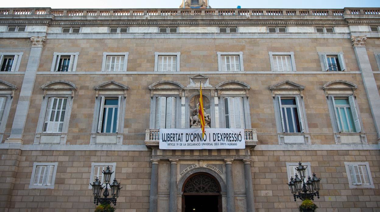 Vista exterior del balcón del Palau de la Generalitat