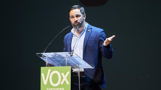 La charla de Abascal con Dragó: «Populista fue Rajoy, que no cumplió con su programa»