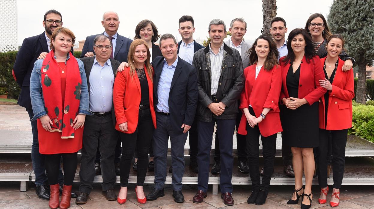 Dirigentes socialistas y los miembros de la candidatura por Toledo a las Cortes regionales