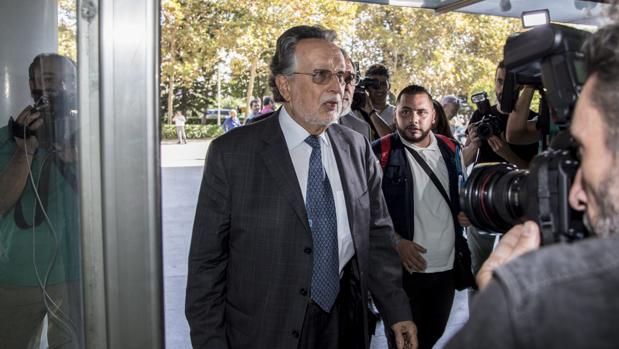 Comienza el juicio al exvicealcalde de Valencia por aceptar relojes de lujo