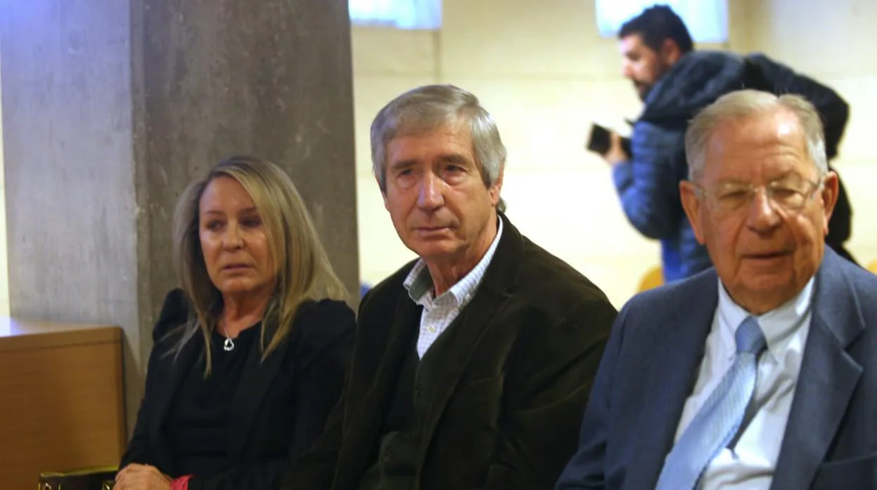 Marina Castaño, en el banquillo de los acusados, en la Audiencia Provincial de Santiago de Compostela