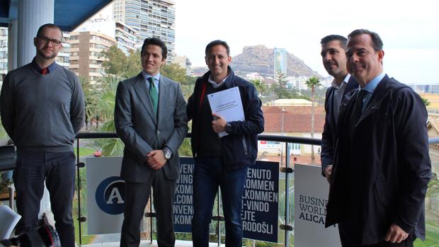 El candidato del PP al Congreso por Alicante promete agilizar la creación de una empresa a cinco días