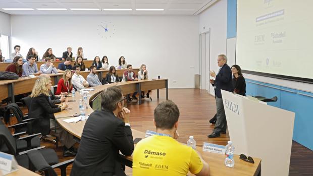 La Fundación Banco Sabadell presenta el programa Imagine Silicon Valley 2019 a los alumnos de EDEM