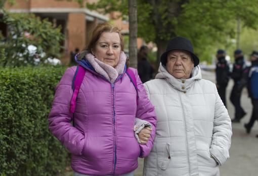 Delfina Ruiz y su hermana Carmen dos de las afectadas ayer en Pablo Neruda