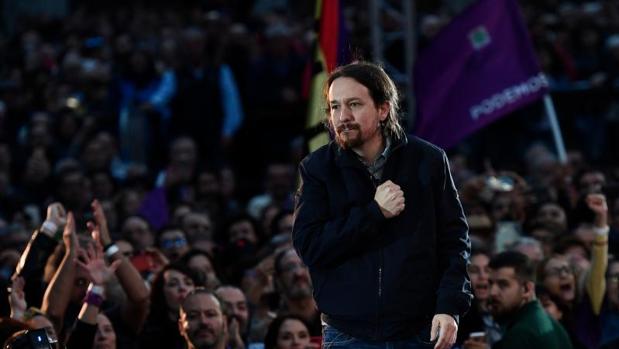 Iglesias radicaliza su programa para revertir la fuga de votos hacia los socialistas