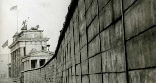 Imagen de archivo del Muro de Berlín, en 1985