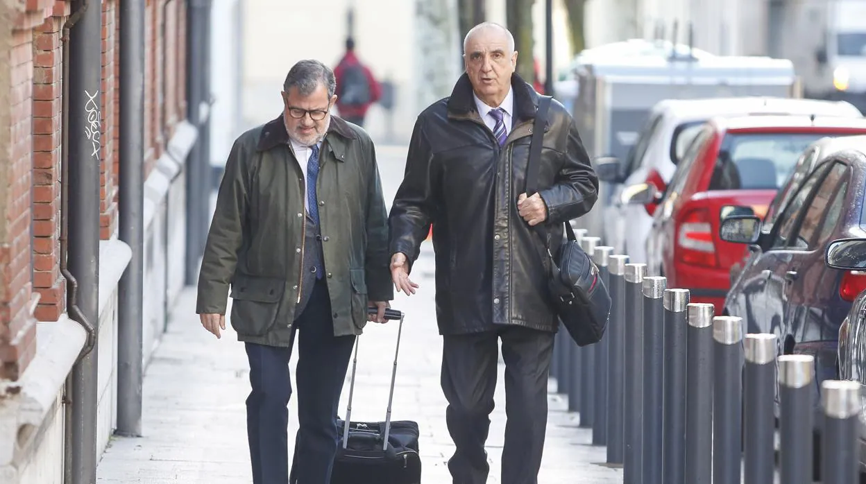 Vitorino Alonso, a su llegada este lunes a la primera sesión del juicio por la explotación ilegal de «El Feixolín»