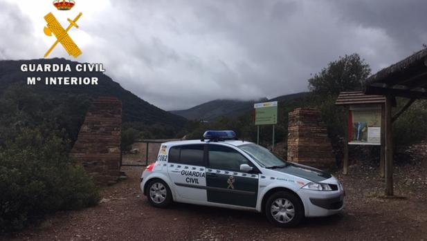 La Guardia Civil auxilia a una senderista que había sufrido una caída