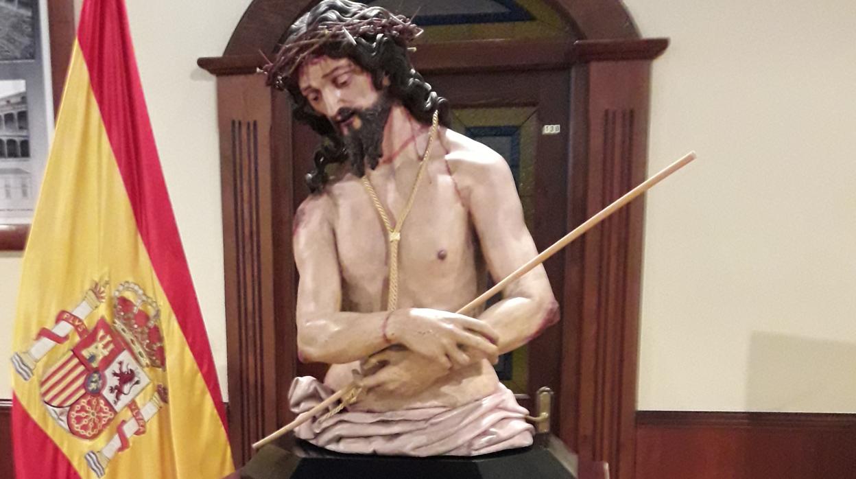 Un Ecce Homo cedido por el Ejército procesiona por primera vez en la Semana Santa de Valladolid