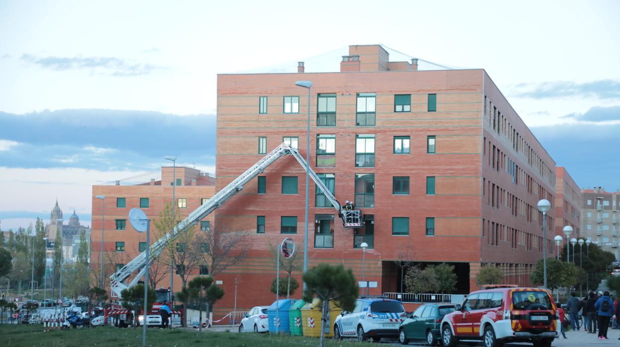 Un edificio de la calle alcalde Antinio EStella del barrio de los alcaldes ha sido desalojado por riesgo de derrumbamiento