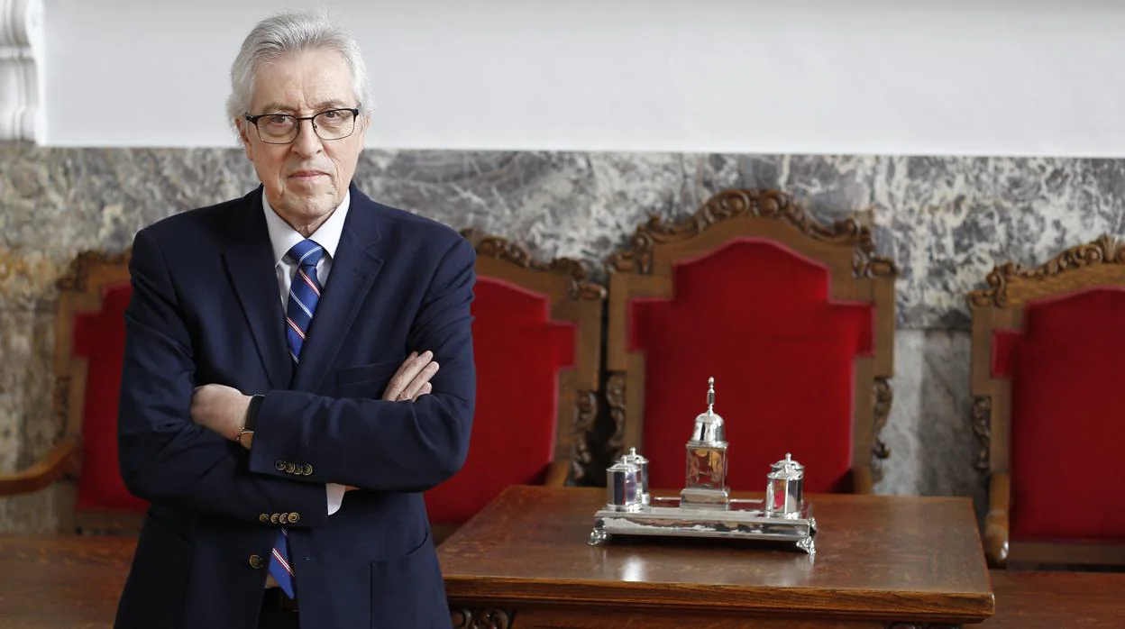 Miguel Ángel Cadenas posa para ABC en una de las salas del Tribunal Superior