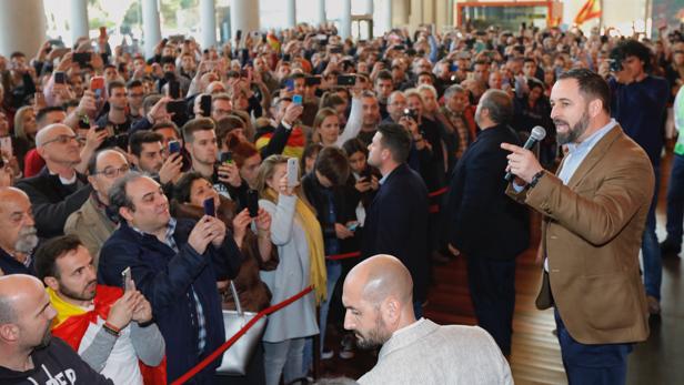 Simpatizantes de Vox abarrotan el Auditorio Miguel Delibes en Valladolid