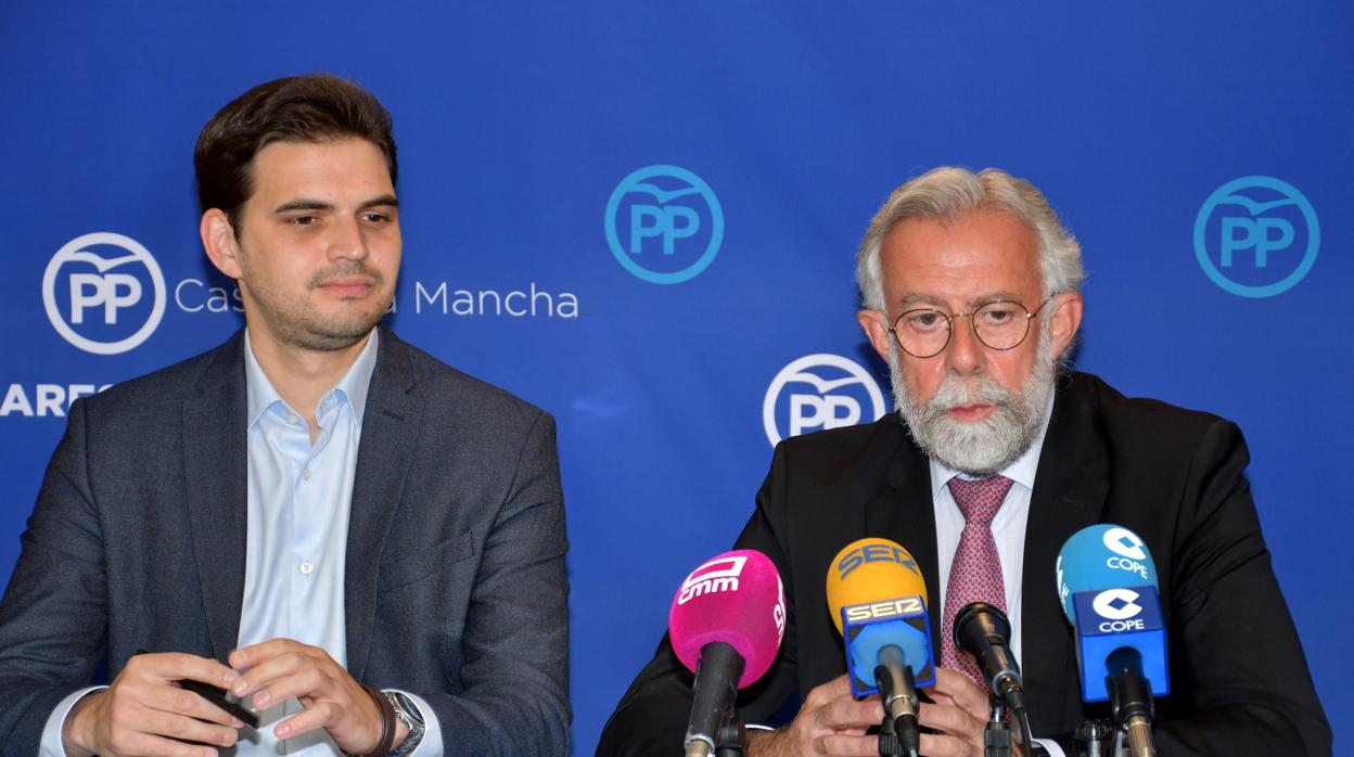 Santiago Serrano y Jaime Ramos, durante la rueda de prensa
