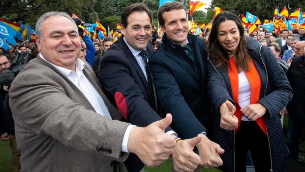 Pablo Casado y Paco Núñez se alían para paliar la «crisis sanitaria» en la región