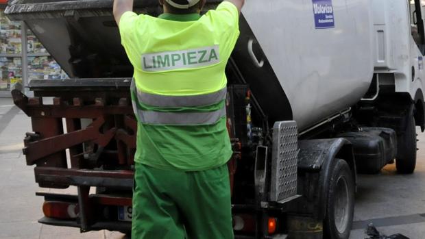 Fallece en Cuéllar un trabajador del servicio de limpieza atropellado por el camión de la basura