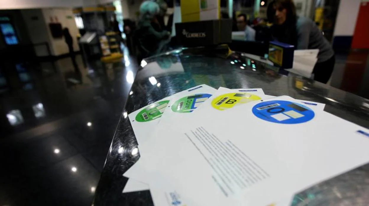 Una oficina de Correos de Madrid donde se han repartido las etiquetas ambientales de la DGT