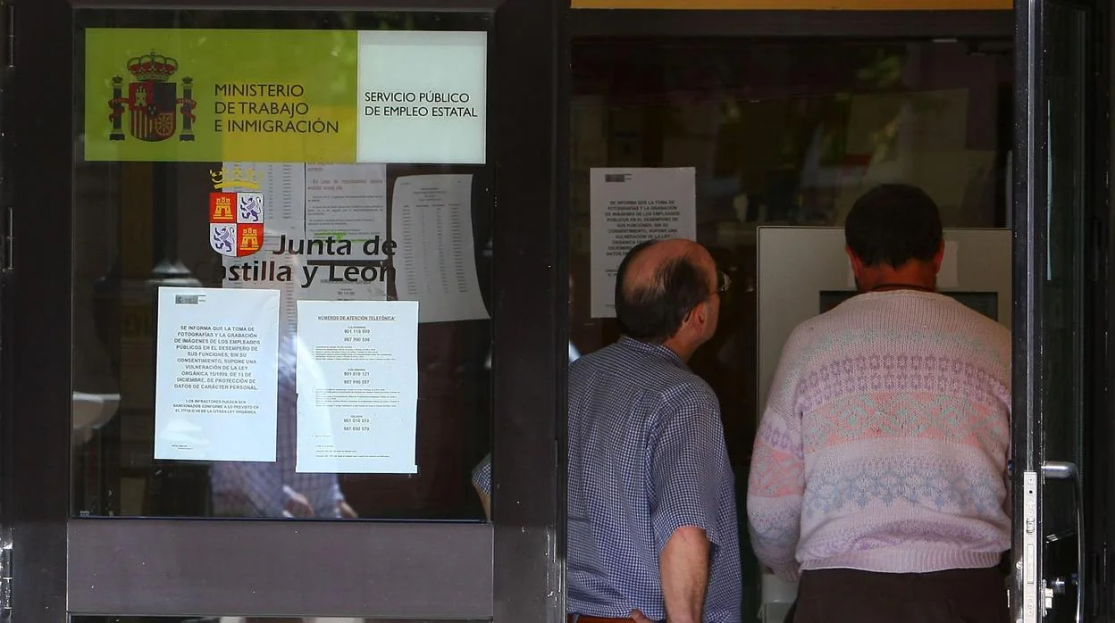 Castilla y León suma 11.600 desempleados en el primer trimestre y deja la tasa de paro en el 12,42%