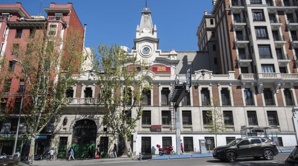 La fachada principal del palacete de «La Imprenta», en la Cuesta de San Vicente, que será recuperdao como hotel