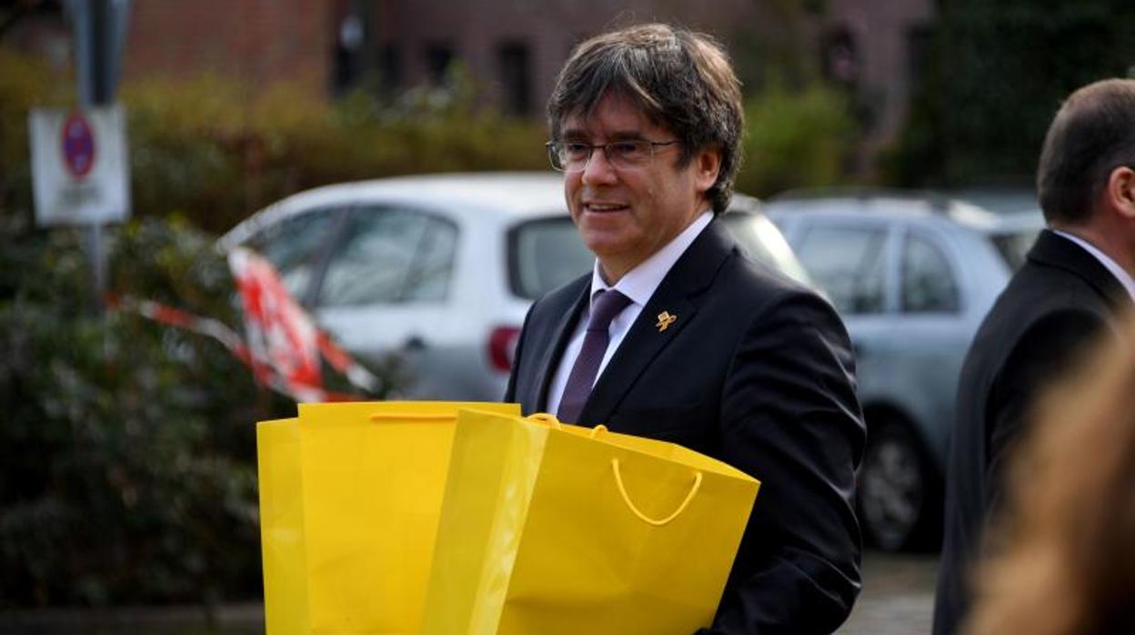 Puigdemont, en una visita a la cárcel alemana en la que esttuvo preso hace un año