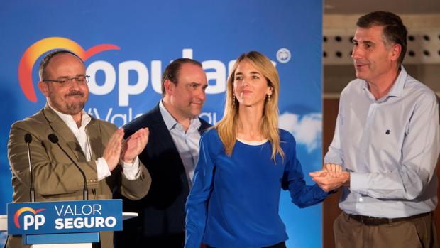 El PP catalán vive una noche para olvidar mientras Ciudadanos mantiene posiciones