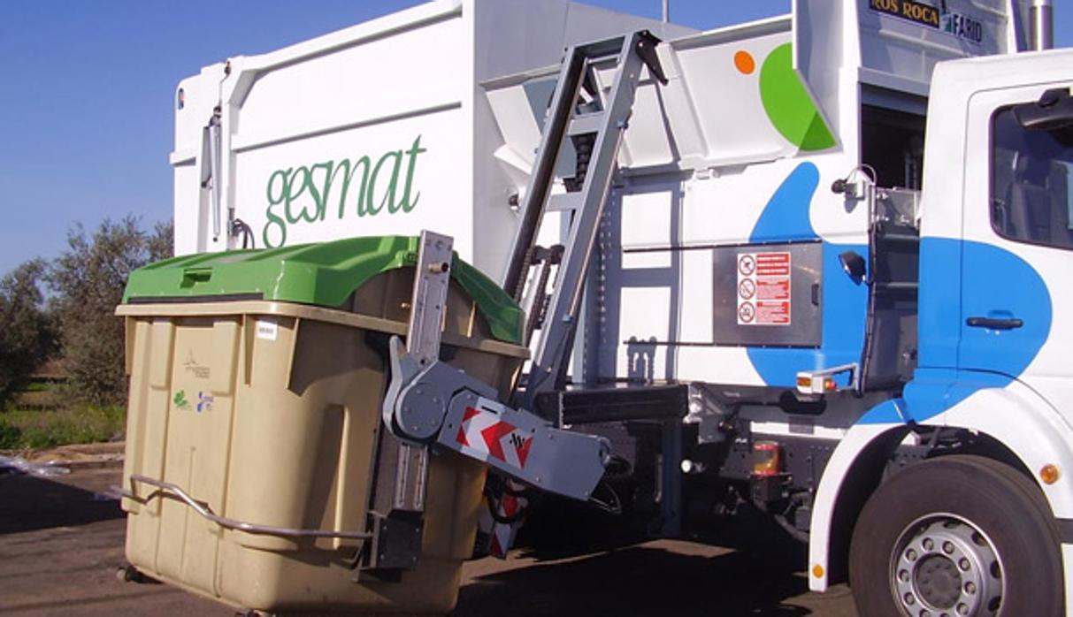Gesmat es la empresa encargada de recoger la basura en la provincia
