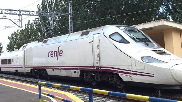 Fallece un joven de 20 años al ser arrollado por un tren en la estación de Matapozuelos