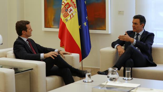 La intervención de Pablo Casado tras reunirse con Pedro Sánchez, en directo