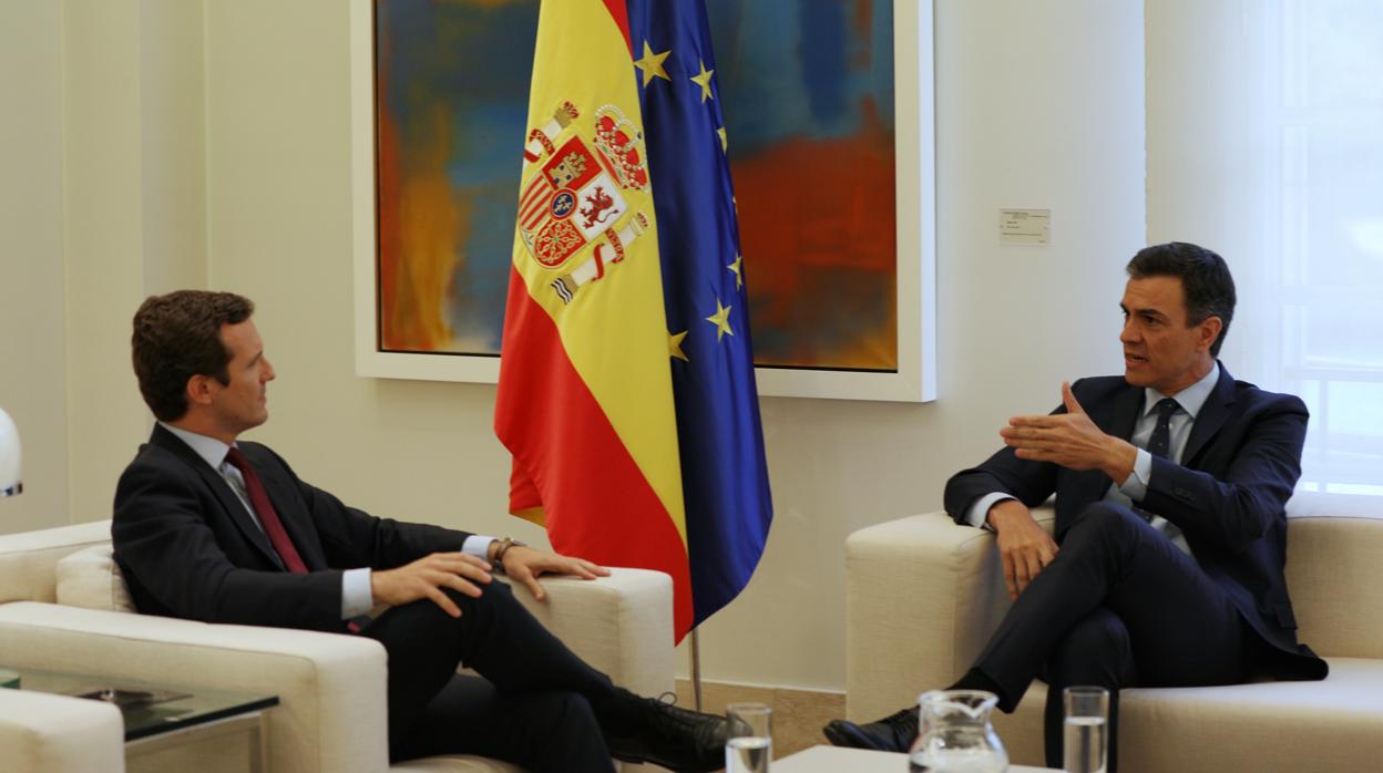 La intervención de Pablo Casado tras reunirse con Pedro Sánchez, en directo