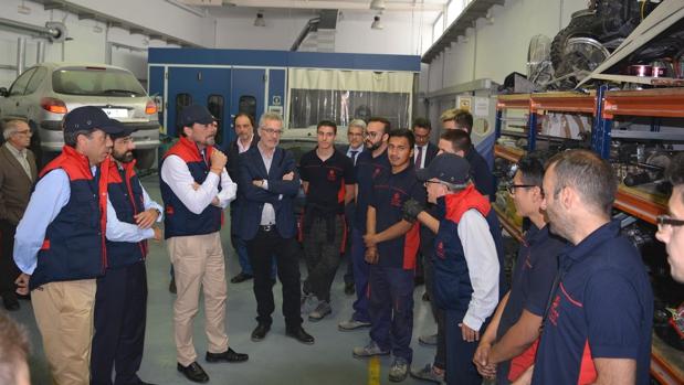 Barcala se fija como objetivo impulsar un eje industrial entre Alicante y Elche por el polígono de Aguamarga