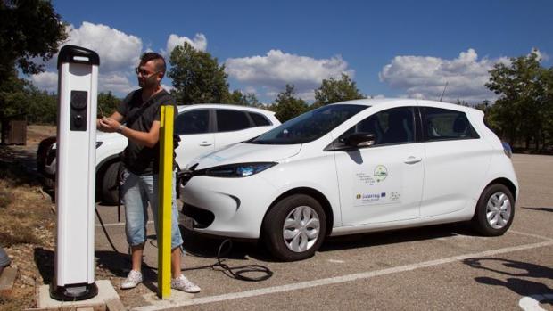 La Generalitat Valenciana subvencionará con 5.500 euros la compra de coches eléctricos