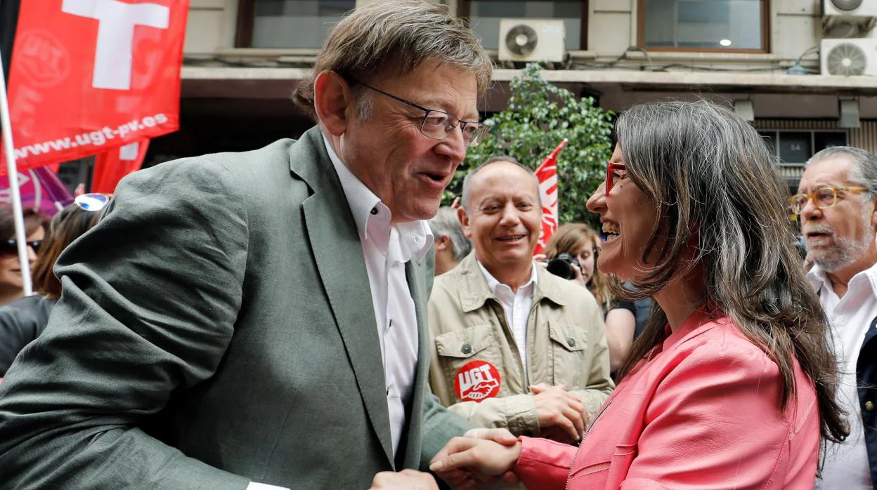 Ximo Puig y Mónica Oltra, durante la manifestación del 1 de mayo, el primer encuentro público entre ambos tras las elecciones