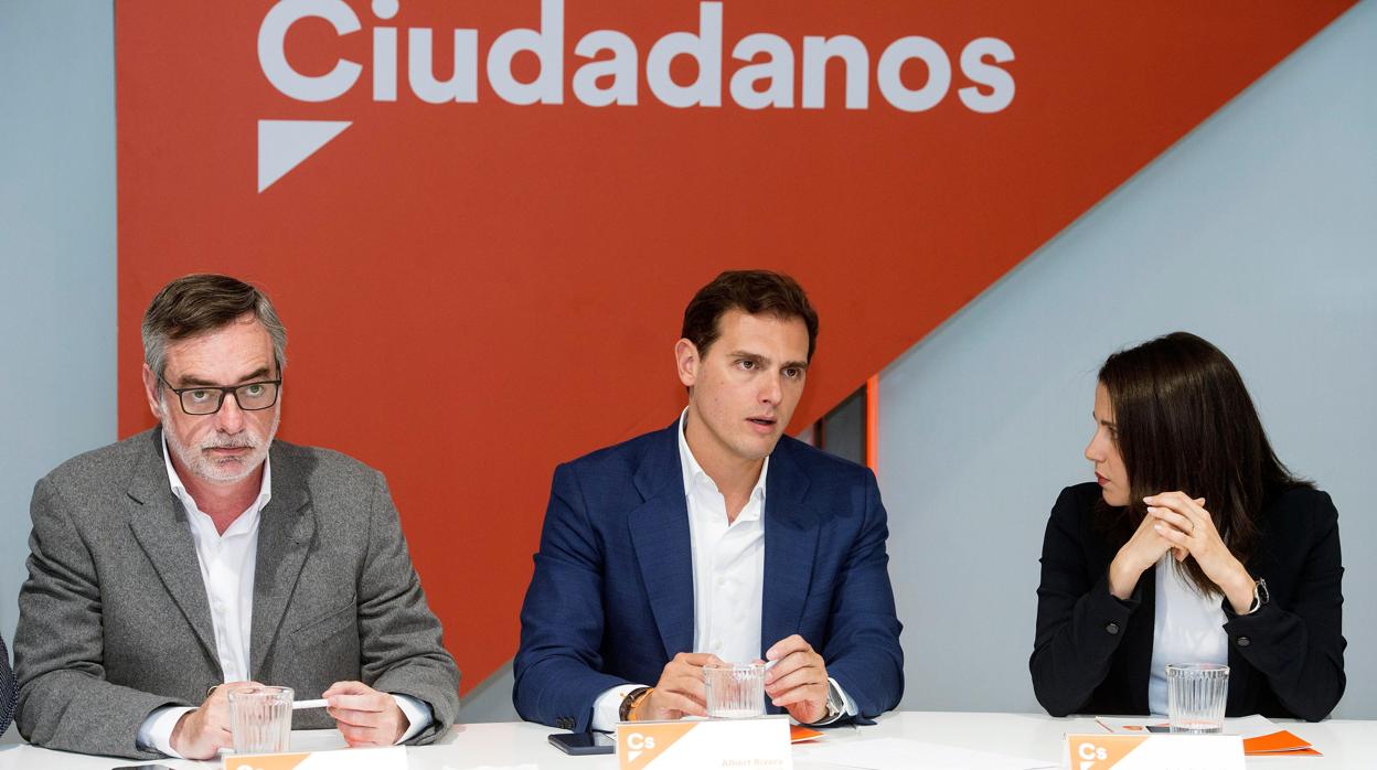 Villegas, Rivera y Arrimadas, en la reunión de la Ejecutiva de este lunes